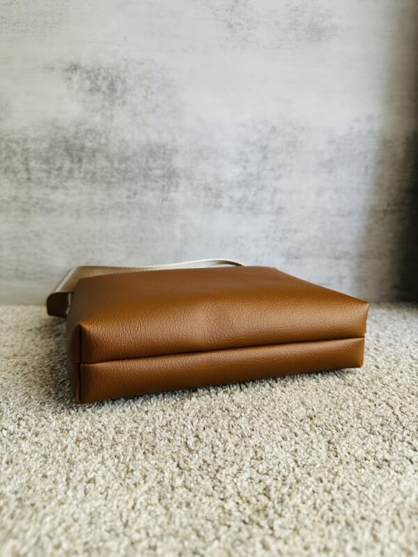 Tawny - Image 3